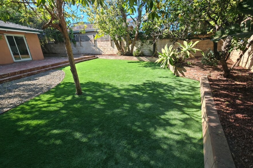 Building Photo - 12914 Rose Ave