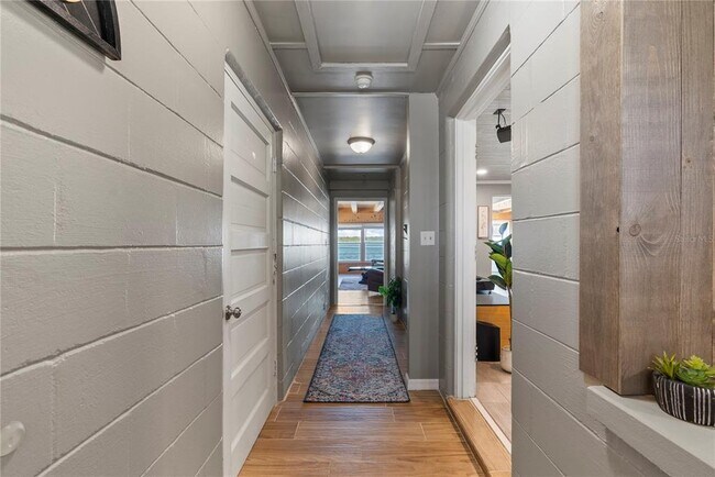 Building Photo - 830 CR 457