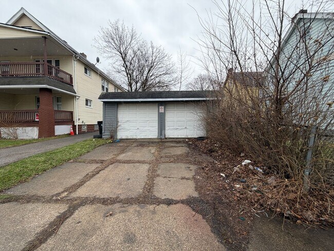 Building Photo - 3973-3975 E 123rd St Cleveland Oh 44105 MFH2 .T2