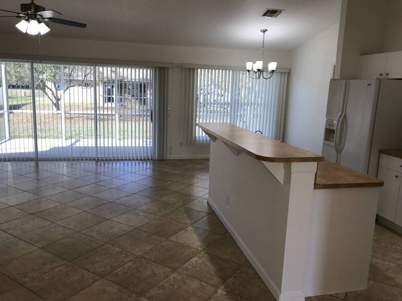 Building Photo - 1739 NW 19th Ter