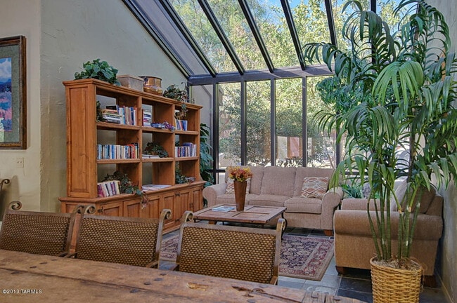 Building Photo - 6655 N Canyon Crest Dr