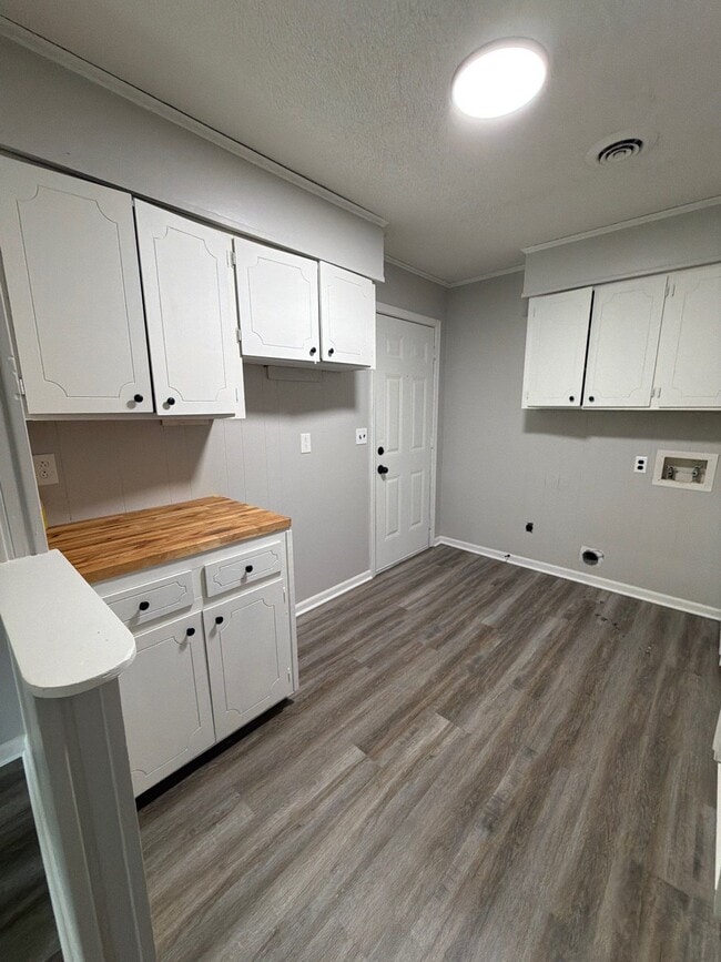 Building Photo - 207 Highland St