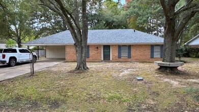 Building Photo - 105 Williamsburg Dr