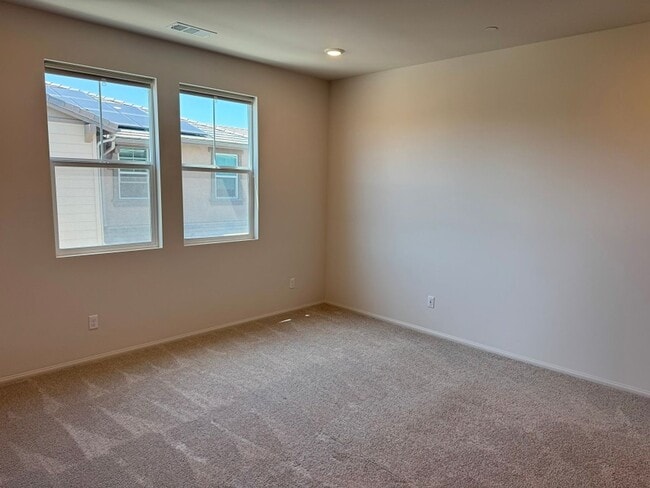 Building Photo - Beautiful House in the heart of Temecula -...