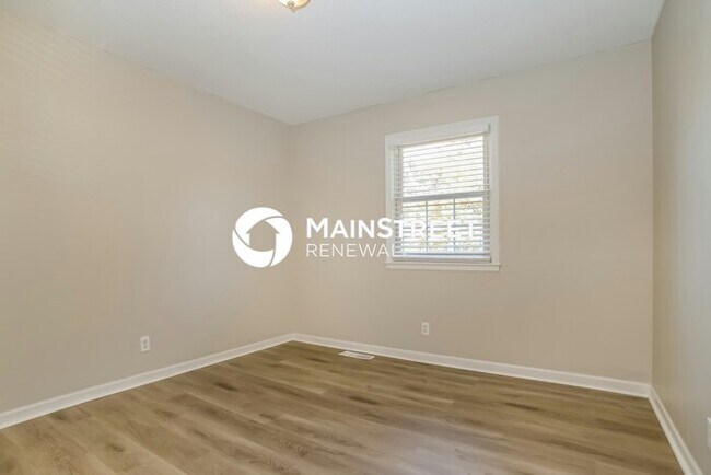 Building Photo - 3 Bedroom Pet-Friendly Home in OLATHE, KS with Main Street Renewal
