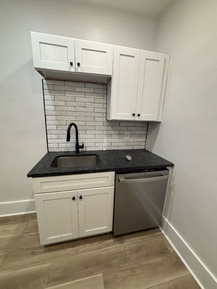 Building Photo - 96 Chestnut St