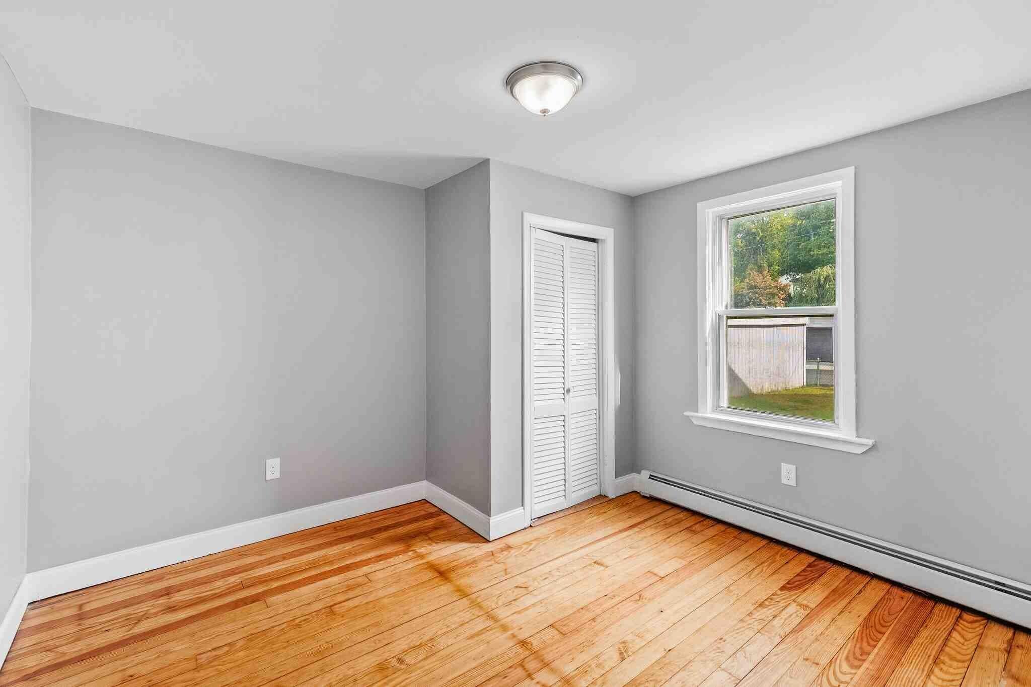 Building Photo - 100 Weetamoe St