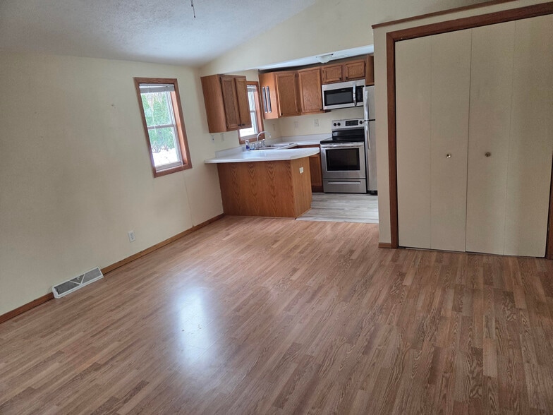 Building Photo - 4317 Clover Ct