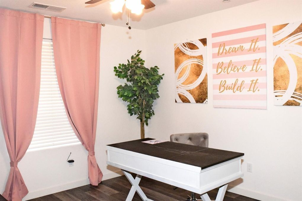 Building Photo - 2580 N McArthur Ave