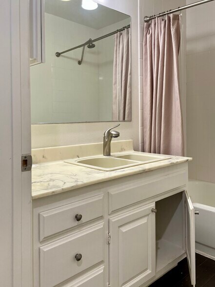 Building Photo - 22506 Quinta Rd