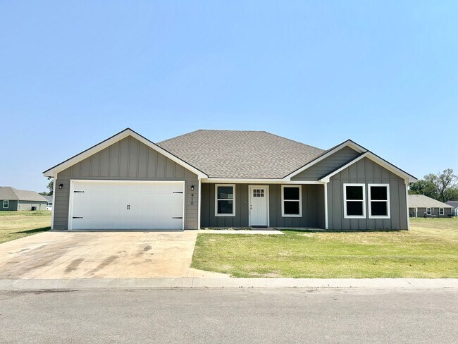 Building Photo - Adorable Home in Quiet Neighborhood