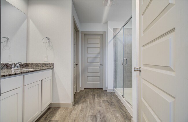 Building Photo - 10602 Great Basin Dr