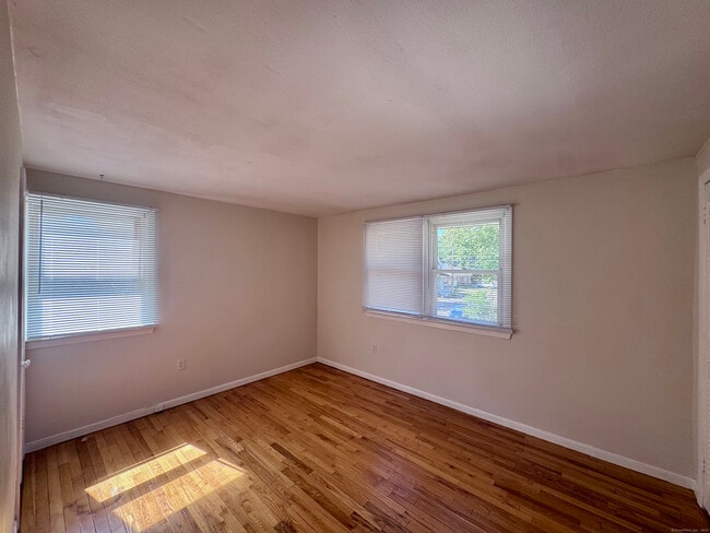 Building Photo - 40 Mettler St
