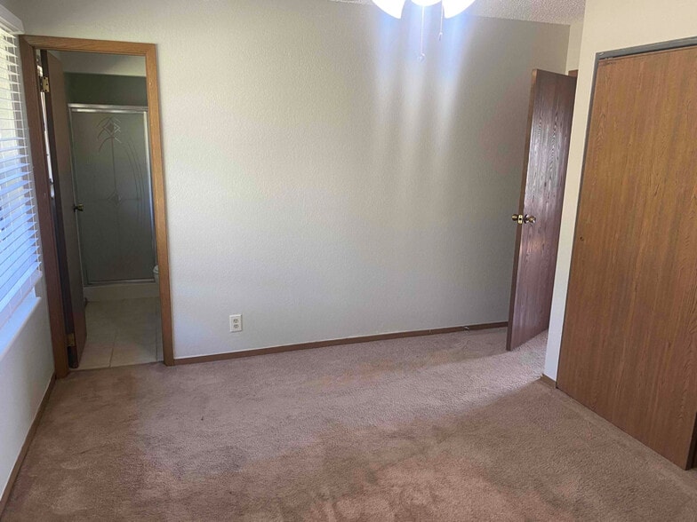 Building Photo - 574 J L Brazzil Loop