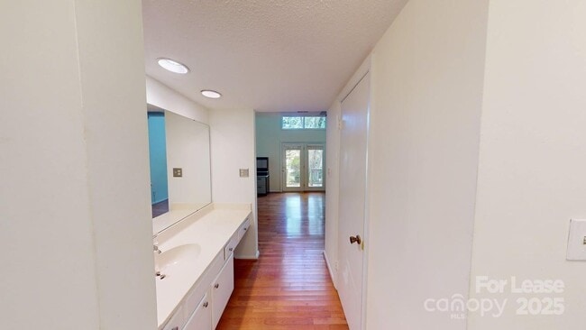 Building Photo - 4025 Woodfox Dr