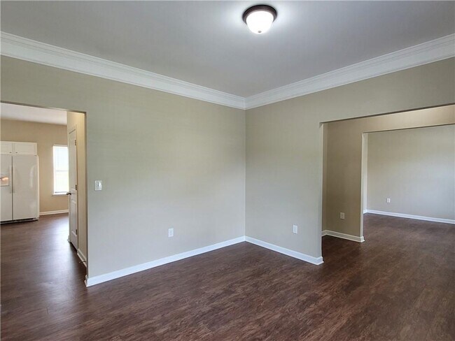 Building Photo - 6010 Stonebrook Ln