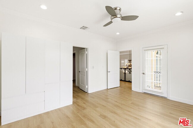 Building Photo - 23114 Mariano St