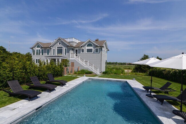 Building Photo - 115 Dune Rd