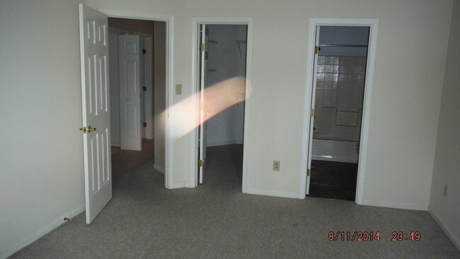 Building Photo - Kiln Creek Townhouse