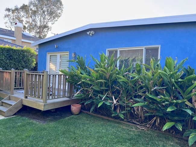 Building Photo - 3200 Oak Ave