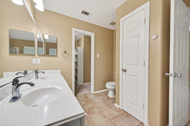 Building Photo - 54 Blue Creek Pl
