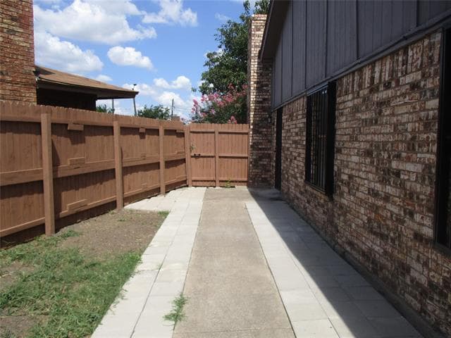 Building Photo - 1843 Family Cir