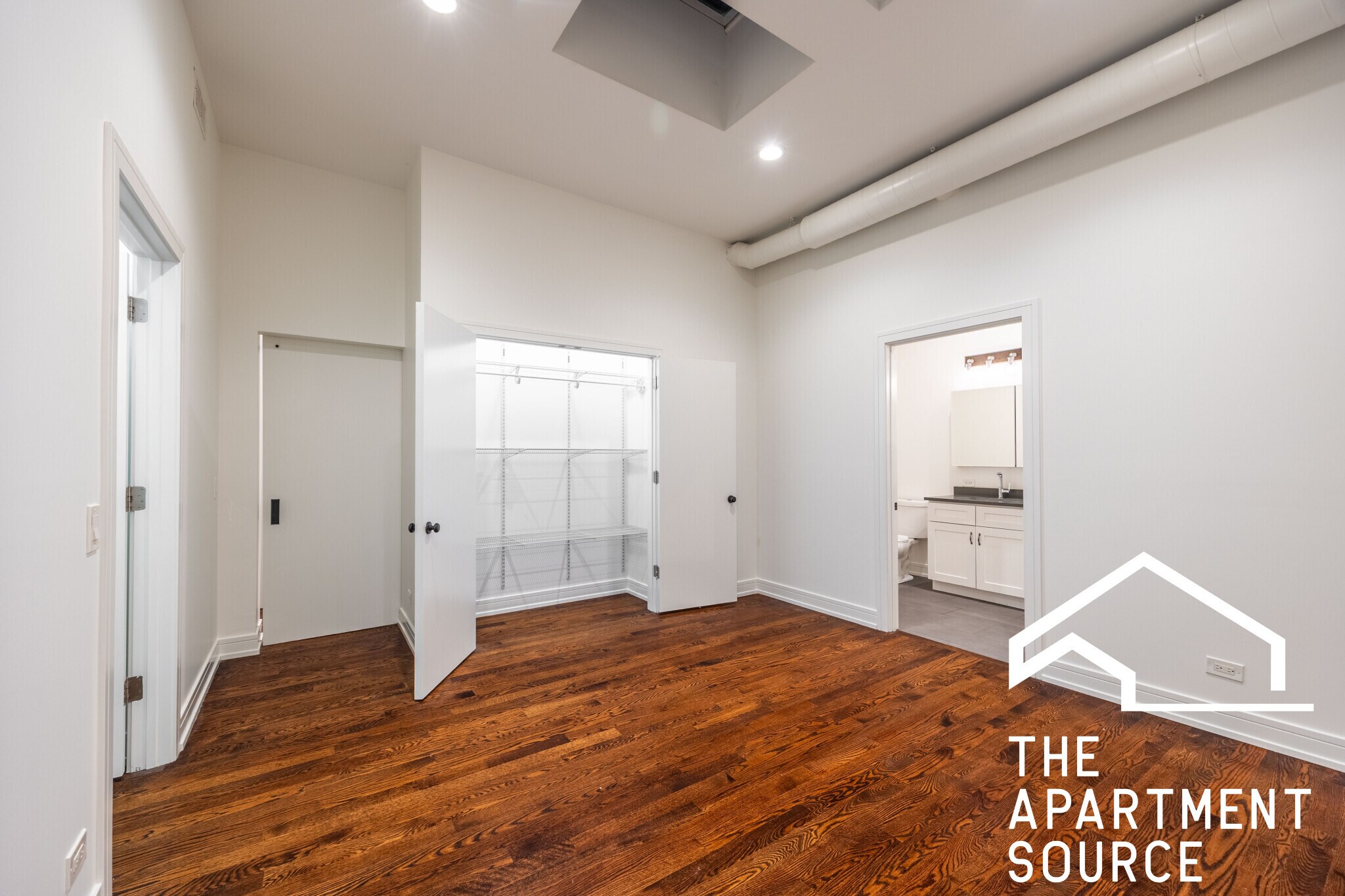 Building Photo - 2500 W Chicago Ave