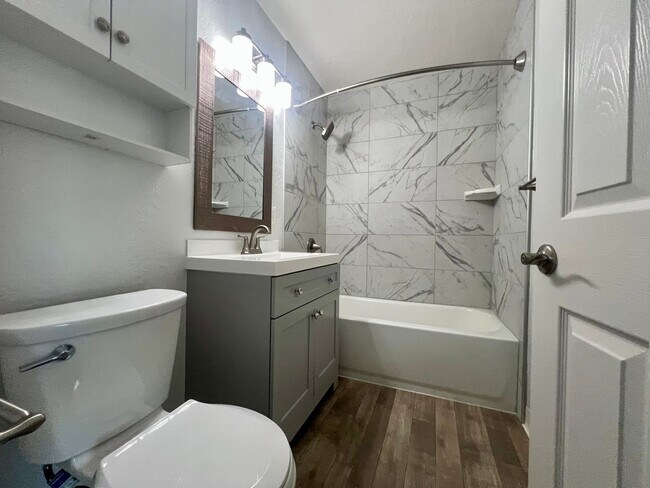 Building Photo - Modern Renovated 2-Bedroom in Santa Clara | Prime Location Near Apple, Nvidia & Major Highways