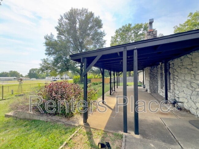 Building Photo - 625 Rosewood Ct