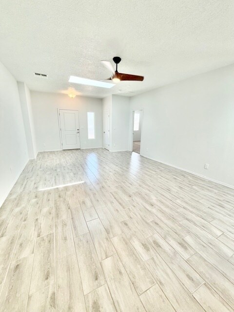 Building Photo - 6113 Strand Loop SE