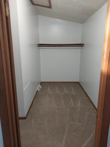 Building Photo - 14041 Ravenna Ave NE