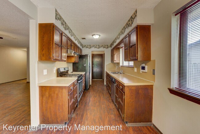 Building Photo - 3 br, 2 bath House - 8710 N 121st E Ave