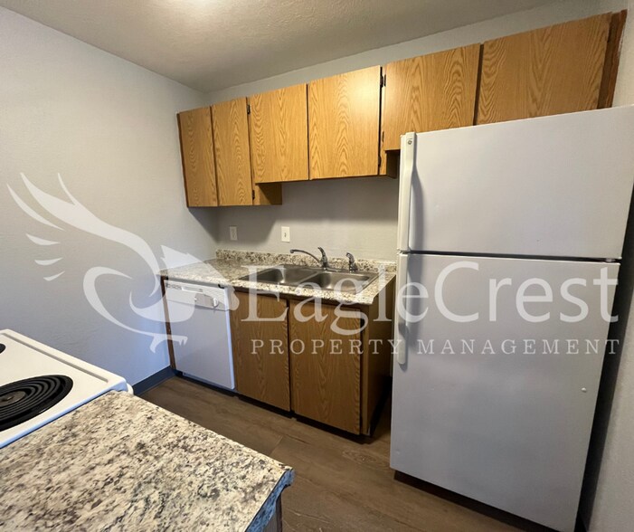 Building Photo - 320NEC