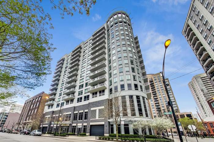 Building Photo - 421 W Huron St