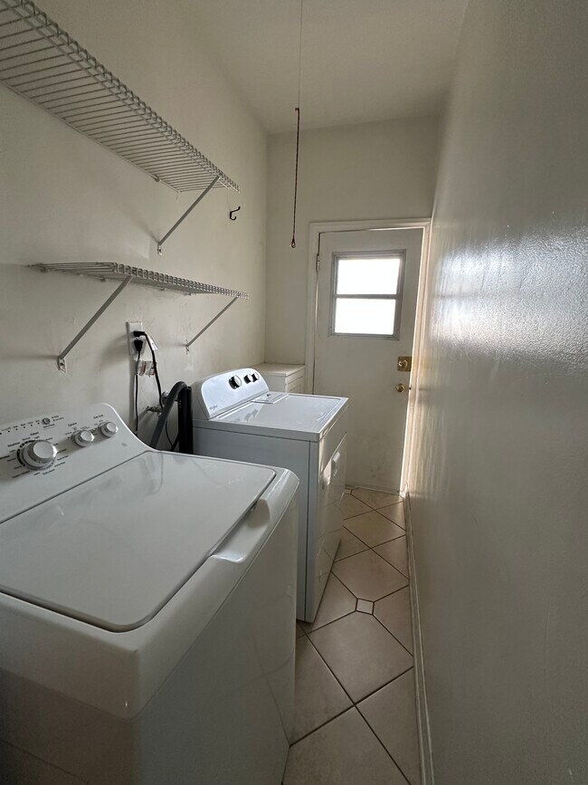 Laundry - 1340 E Harvard St
