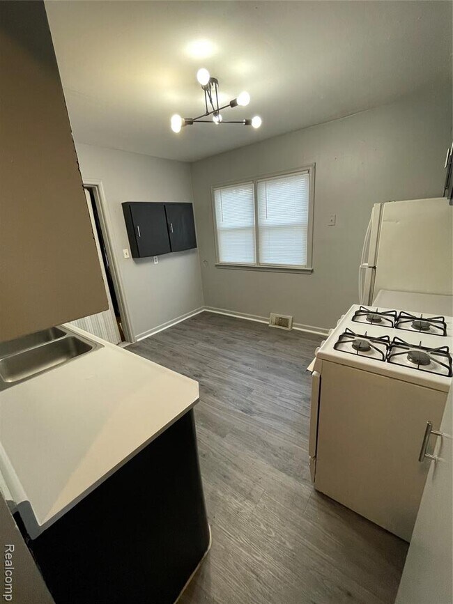 Building Photo - 11099 Studebaker Ave