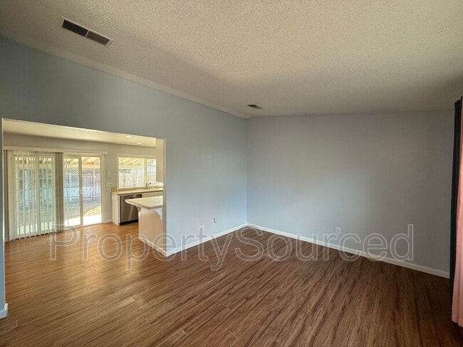 Building Photo - 1708 Applegate Dr