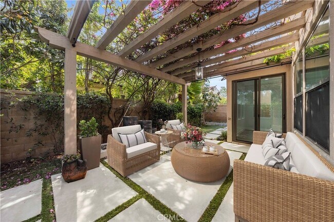 Building Photo - 83 Waterleaf