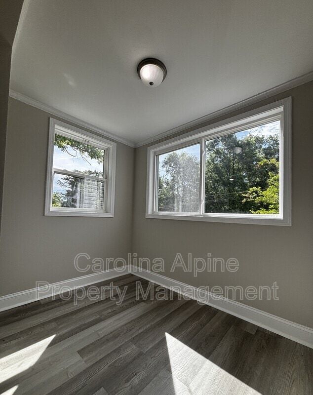 Building Photo - 634 McKee St