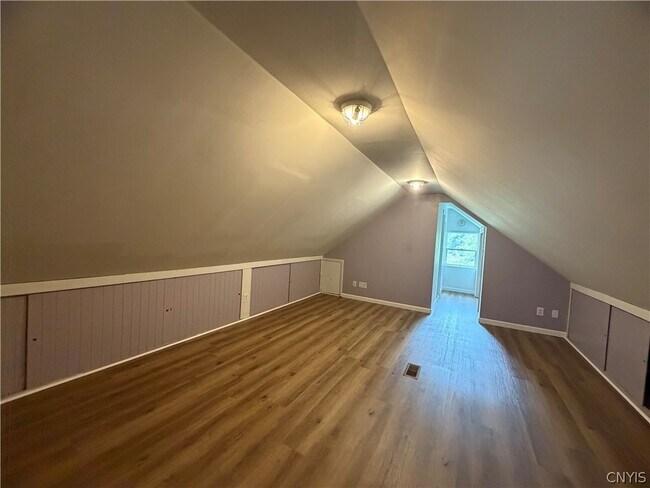 Building Photo - 1230 Thorn St