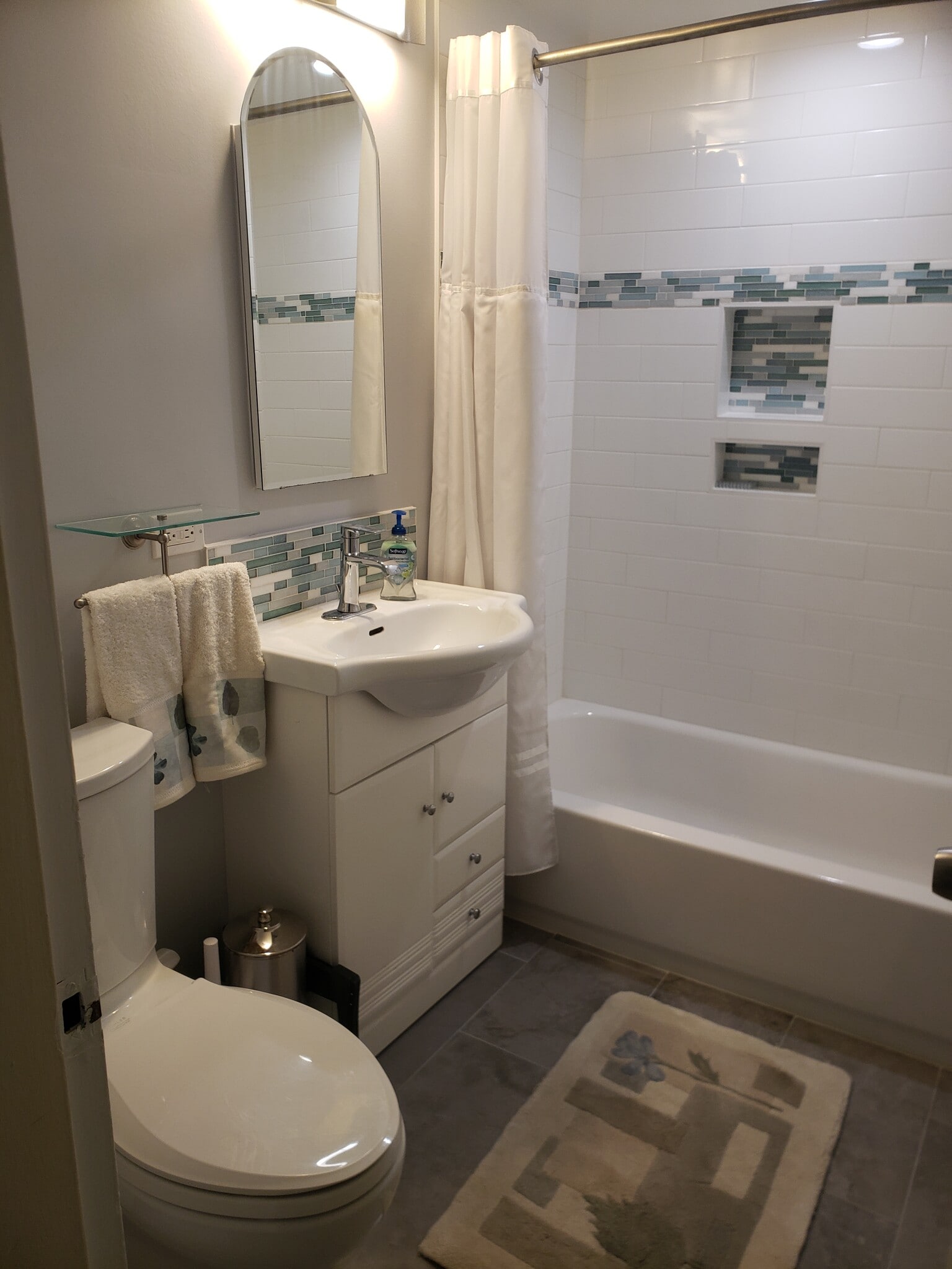 Bathroom - 1300 S Arlington Ridge Rd