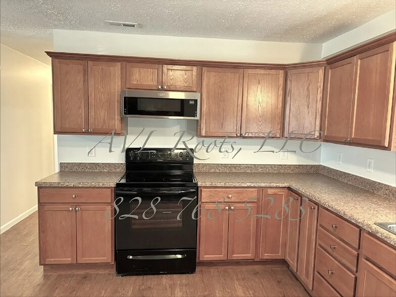 Building Photo - 51 Little Bend Ln