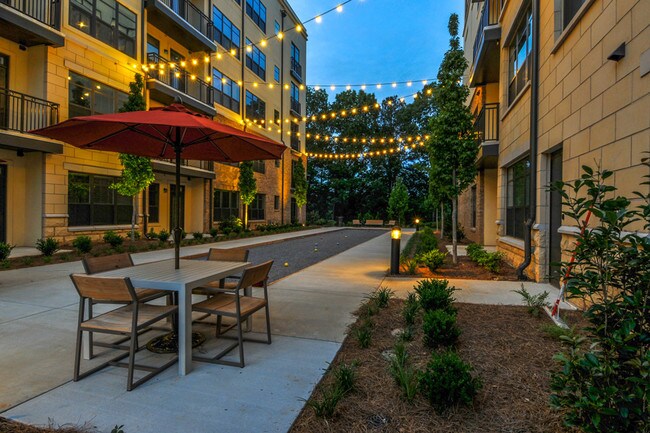 Building Photo - ZZZBell Buckhead West