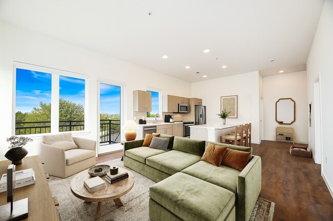 Building Photo - Alta Norra