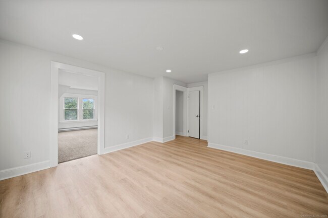 Building Photo - 220 Hillside Ave