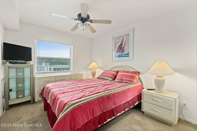 Building Photo - 8700 Ridgewood Ave