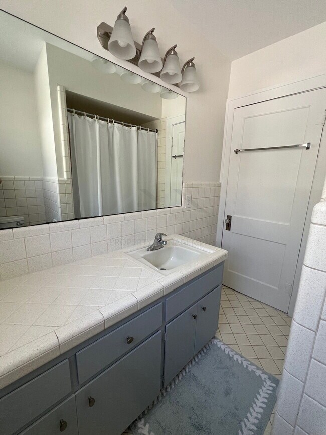 Building Photo - 134 Highland Ave