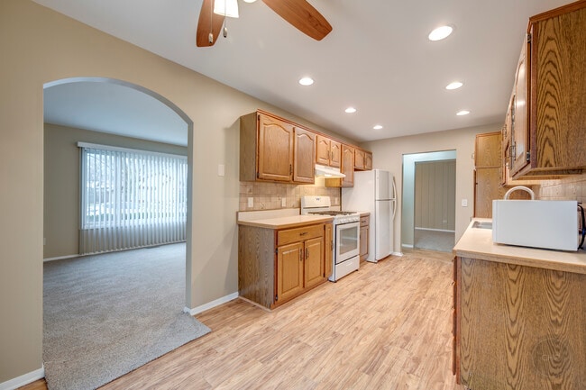 Building Photo - 46 Ingleshire Rd