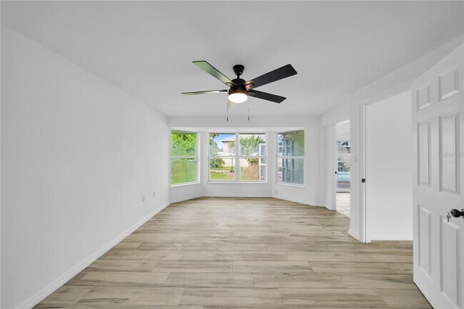 Building Photo - 3307 Pinetree St