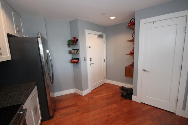 Building Photo - 25 High St